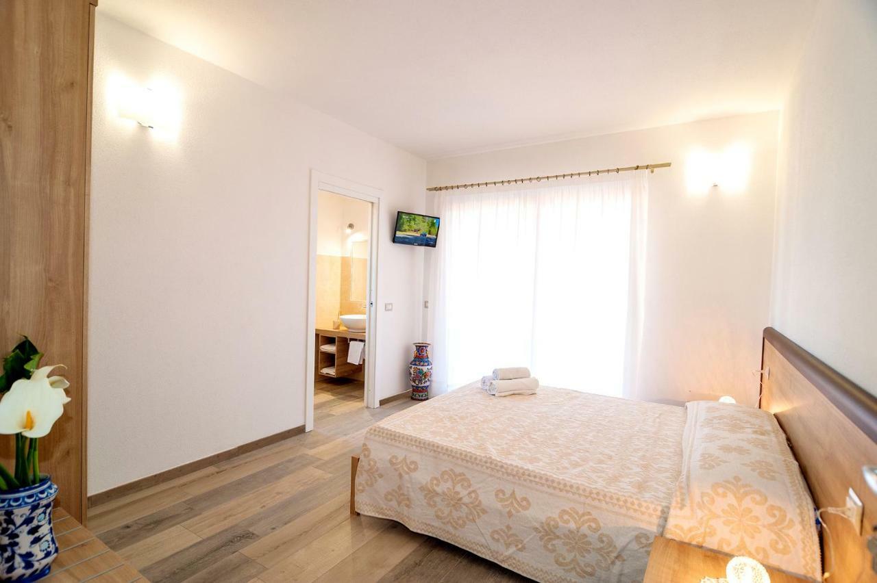 Molarotto Camere Con Angolo Cottura 산테오도로 외부 사진