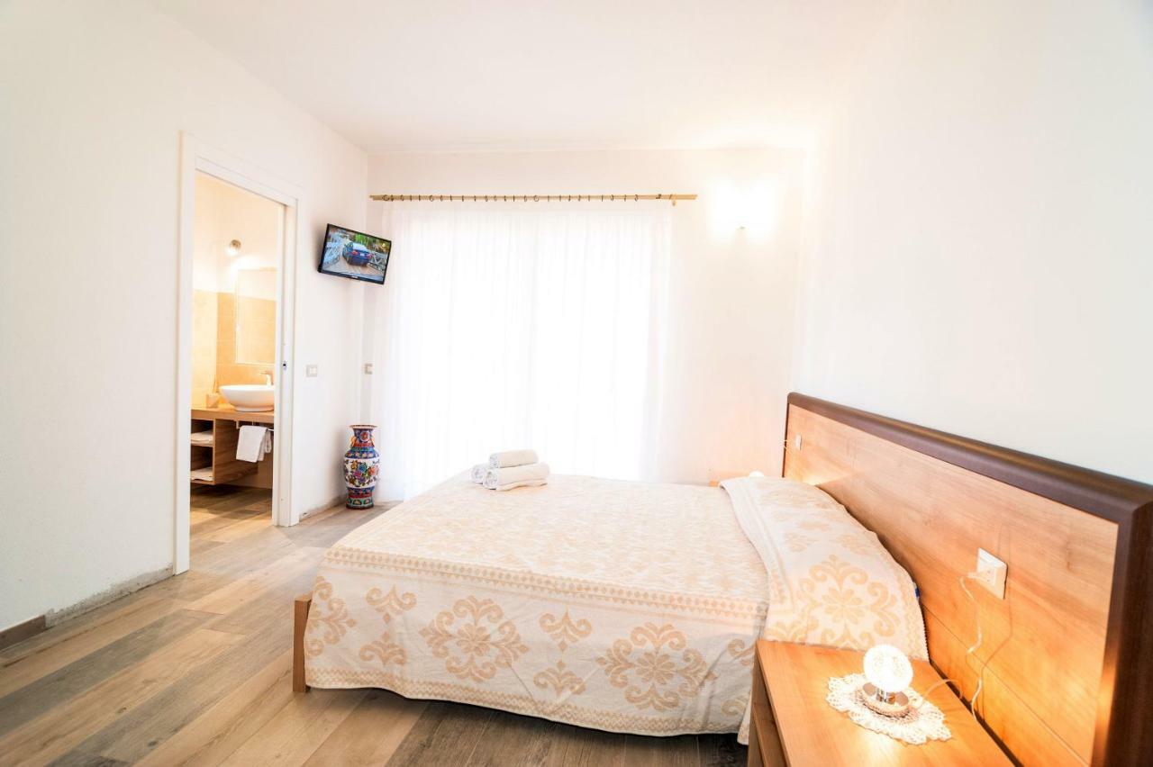 Molarotto Camere Con Angolo Cottura 산테오도로 외부 사진